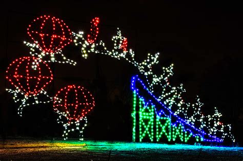 Celebrate the Magic of the Holidays at Dayton Speedway's Enchanting Light Show